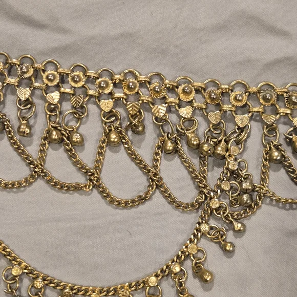 Kuchi-style belly dancing belt, decorative waist chain. gold-tone. metal dangles - Picture 7 of 8